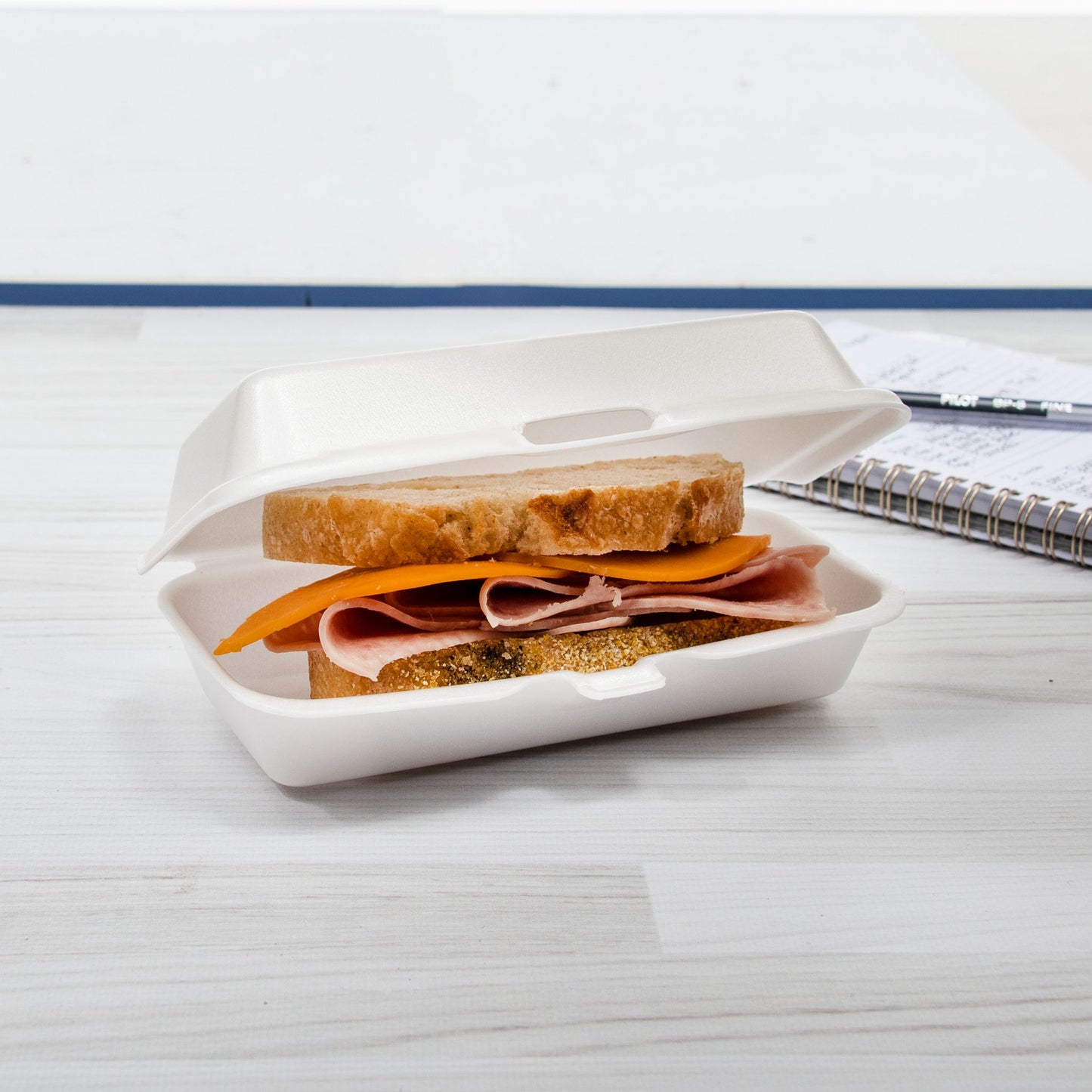 Dart 7.13 x 3.75 in White 7 x 3 in EPS Foam Hot Dog Containers, 500 Count – 72HT1