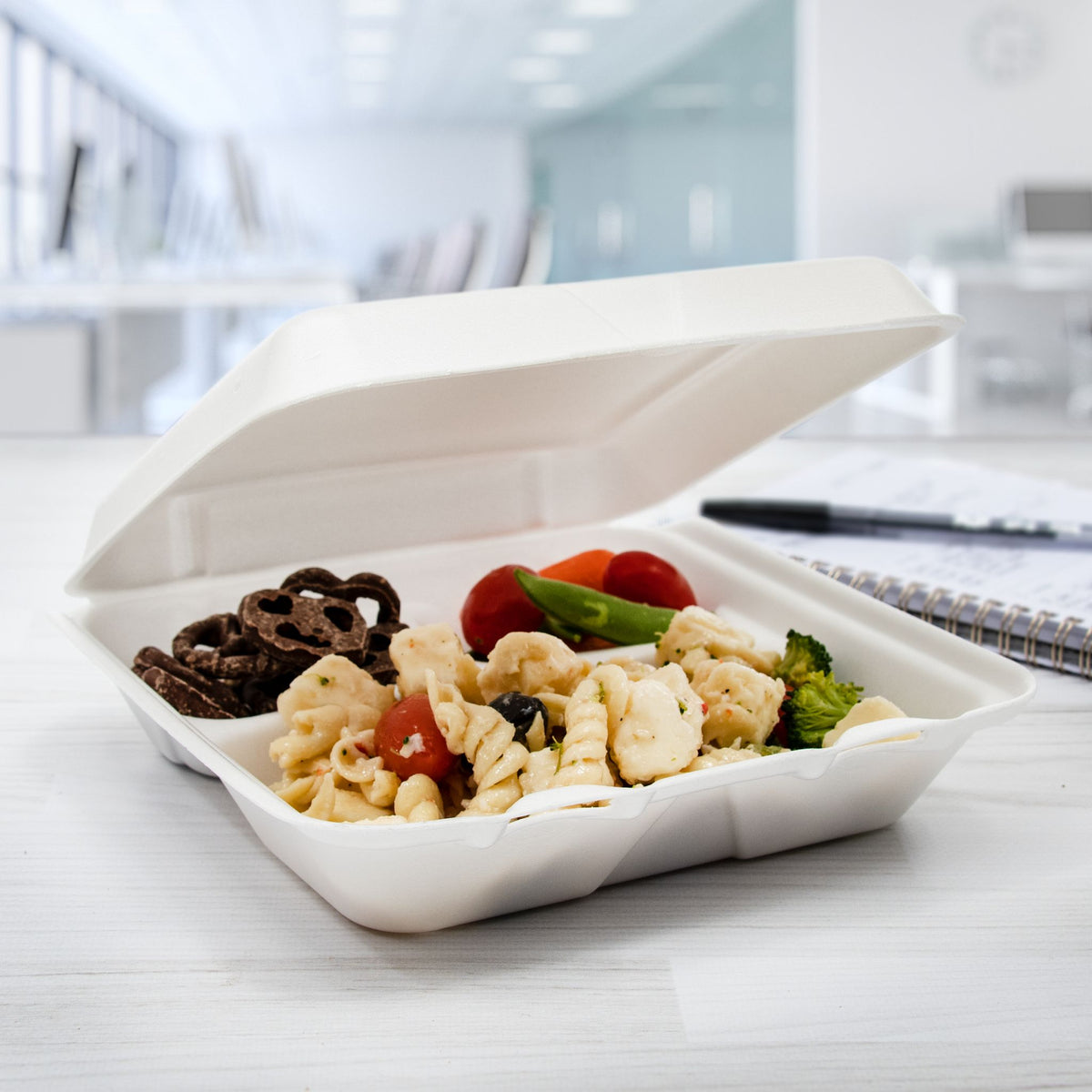 Dart 8 in White XPS Foam 3-Compartment Containers, 200 Count – 80HT3R