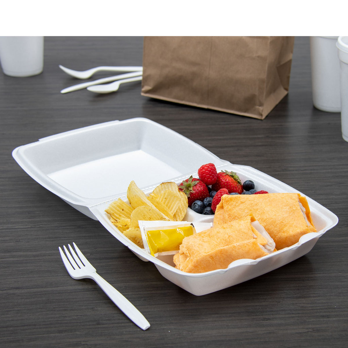 Dart 9 in White XPS Foam 3-Compartment Containers, 200 Count – 90HT3R