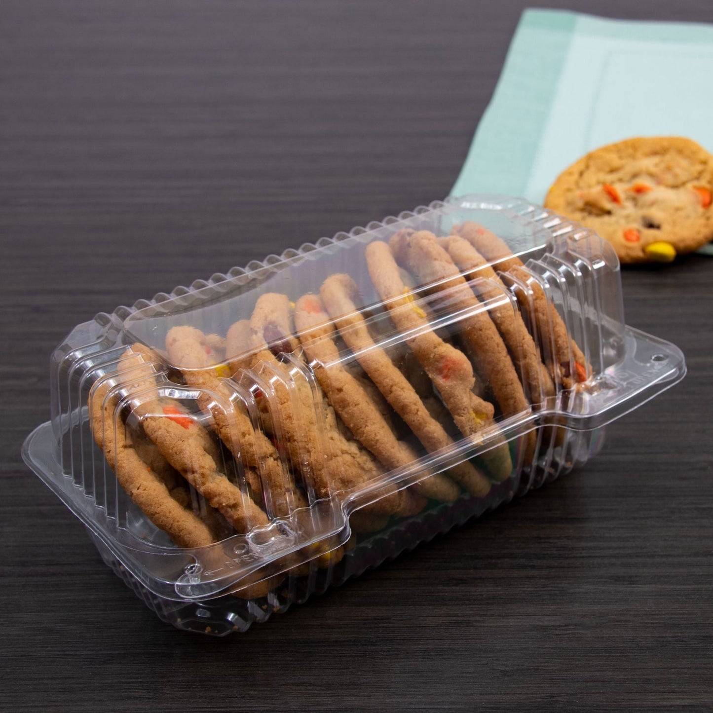 Clear Hinged Lid 9" Plastic Sandwich Containers (250) | Dart C35UT1 StayLock®